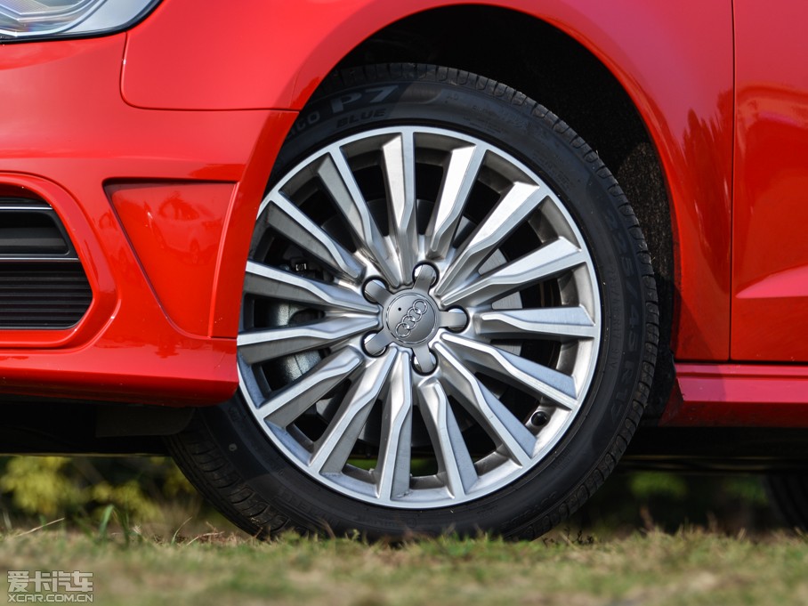 2015WA3 e-tron Sportback e-tron \Ӱ