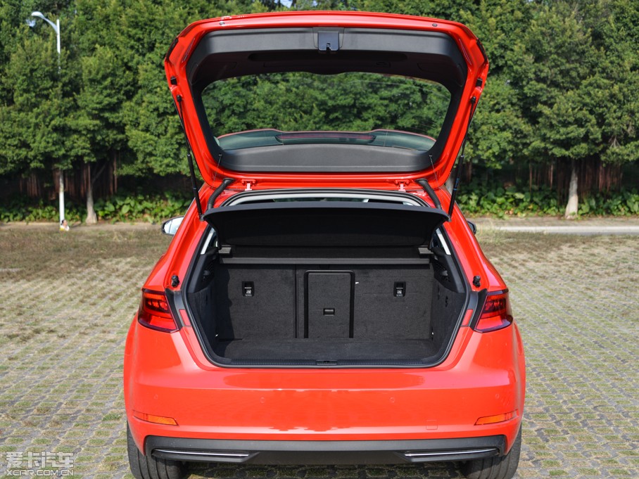 2015WA3 e-tron Sportback e-tron \Ӱ