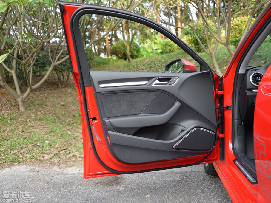 2015WA3 e-tron Sportback e-tron \Ӱ