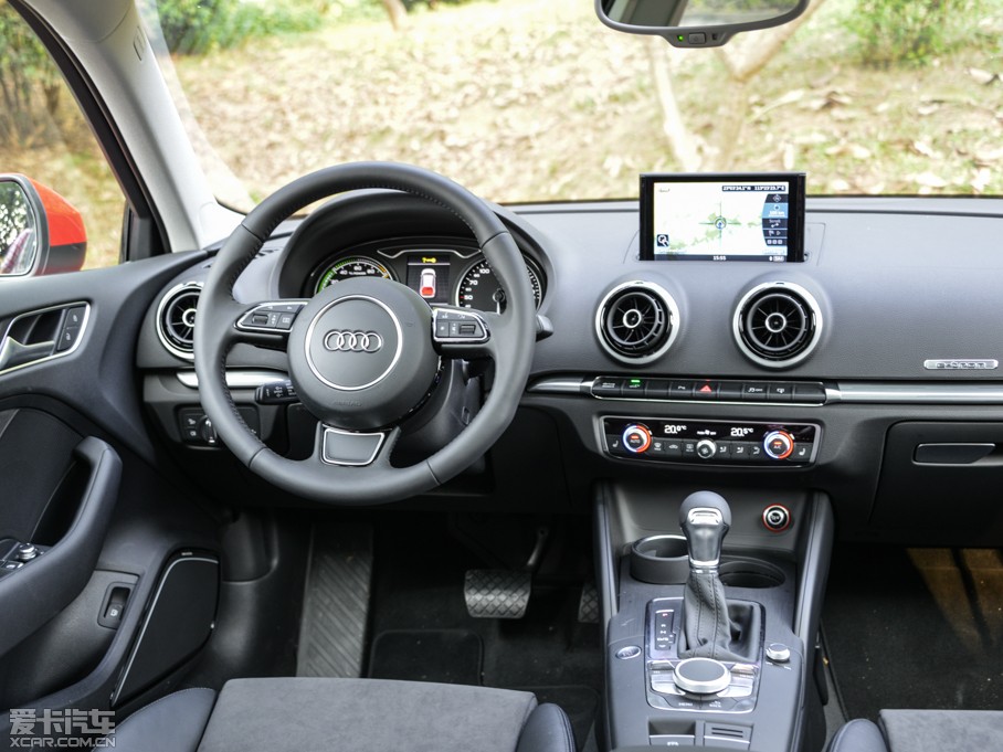 2015WA3 e-tron Sportback e-tron \Ӱ