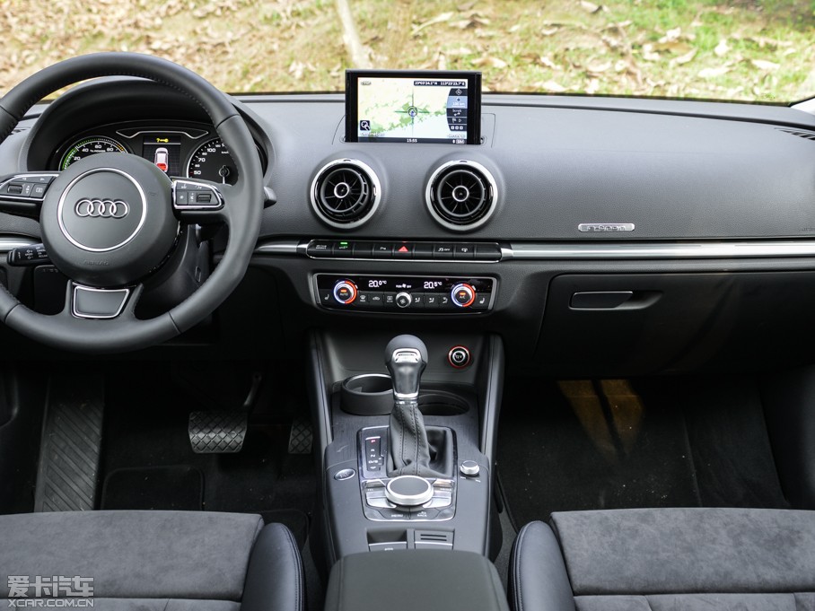 2015WA3 e-tron Sportback e-tron \Ӱ