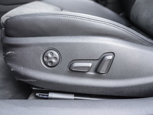 2015Sportback e-tron \Ӱ g