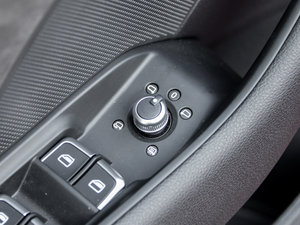 2015Sportback e-tron \Ӱ g