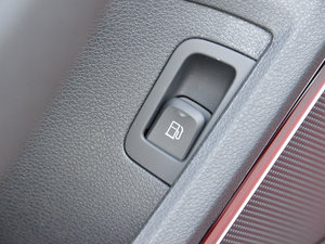 2015Sportback e-tron \Ӱ g