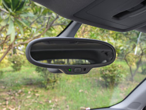 2015Sportback e-tron \Ӱ g