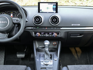 2015Sportback e-tron \(yn)(dng) п؅^(q)