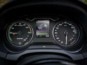 2015Sportback e-tron \Ӱ п؅^(q)