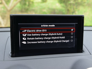 2015Sportback e-tron \Ӱ п؅^(q)