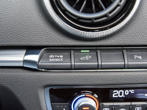 2015Sportback e-tron \Ӱ п؅^(q)