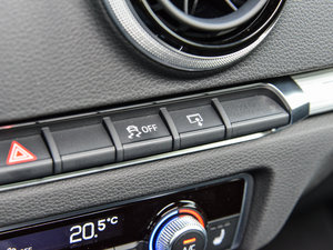 2015Sportback e-tron \Ӱ п؅^