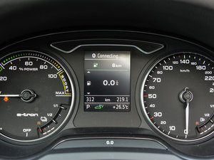 2015Sportback e-tron \Ӱ п؅^