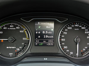 2015Sportback e-tron \Ӱ п؅^