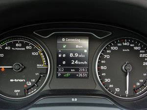 2015Sportback e-tron \Ӱ п؅^