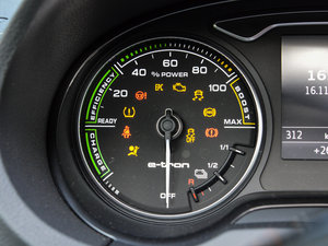 2015Sportback e-tron \Ӱ п؅^