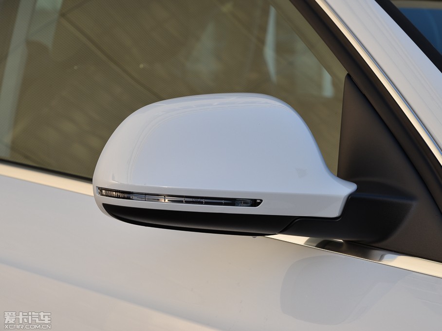 2015?yun)WQ3 30 TFSI m