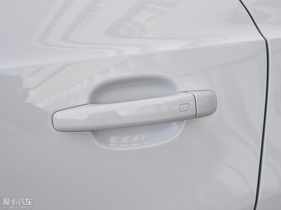 2015?yun)WQ3 30 TFSI m