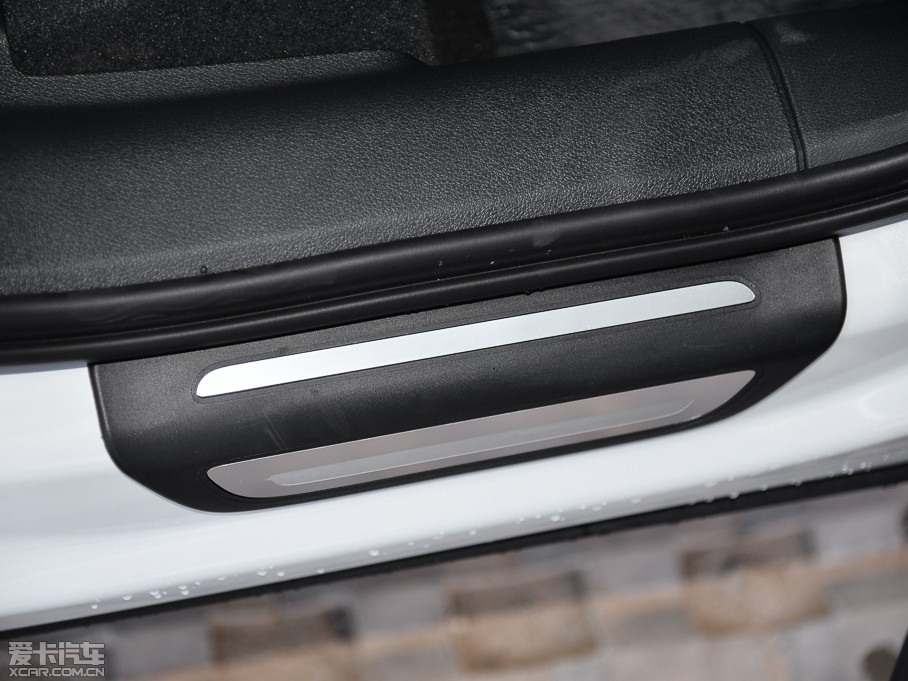 2015?yun)WQ3 30 TFSI m