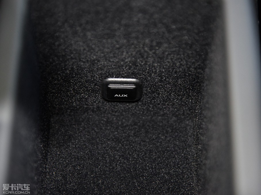 2015?yun)WQ3 30 TFSI m