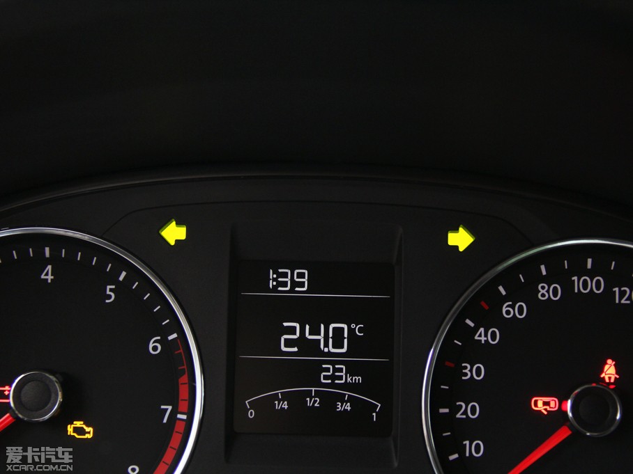 2014Cross Polo 1.6L քӰ