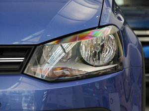 2014款1.6L 手动版 大灯