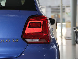 2014款1.6L 手动版 尾灯