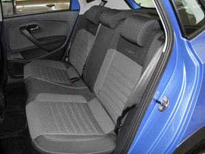 2014款1.6L 手动版 后排座椅