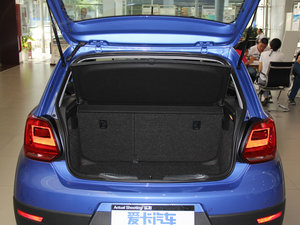 2014款1.6L 手动版 行李厢空间