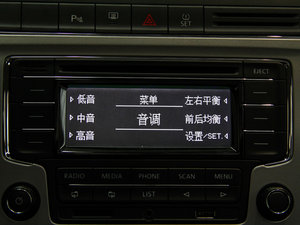 2014款1.6L 自动版 中控台显示屏