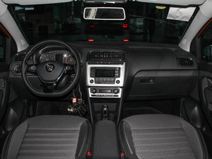 2014款1.6L 自动版 内饰全景