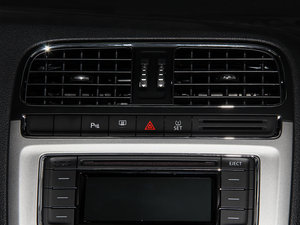 2014款1.6L 自动版 中控区