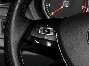 2014款1.6L 自动版 中控区