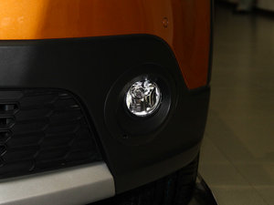 2014款1.6L 自动版 前雾灯
