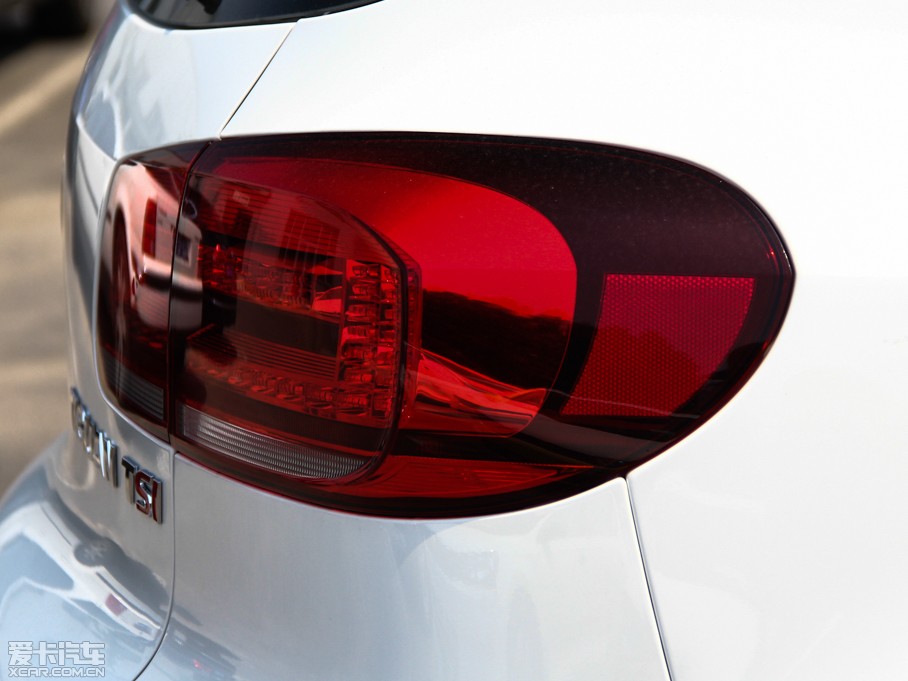 2015;^ 1.8TSI ԄӃm