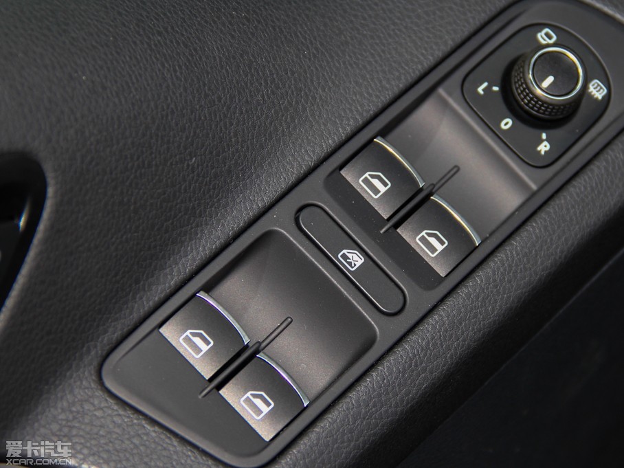 2015;^ 1.8TSI ԄӃm