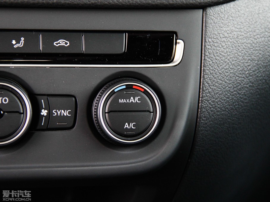 2015;^ 1.8TSI ԄӃm