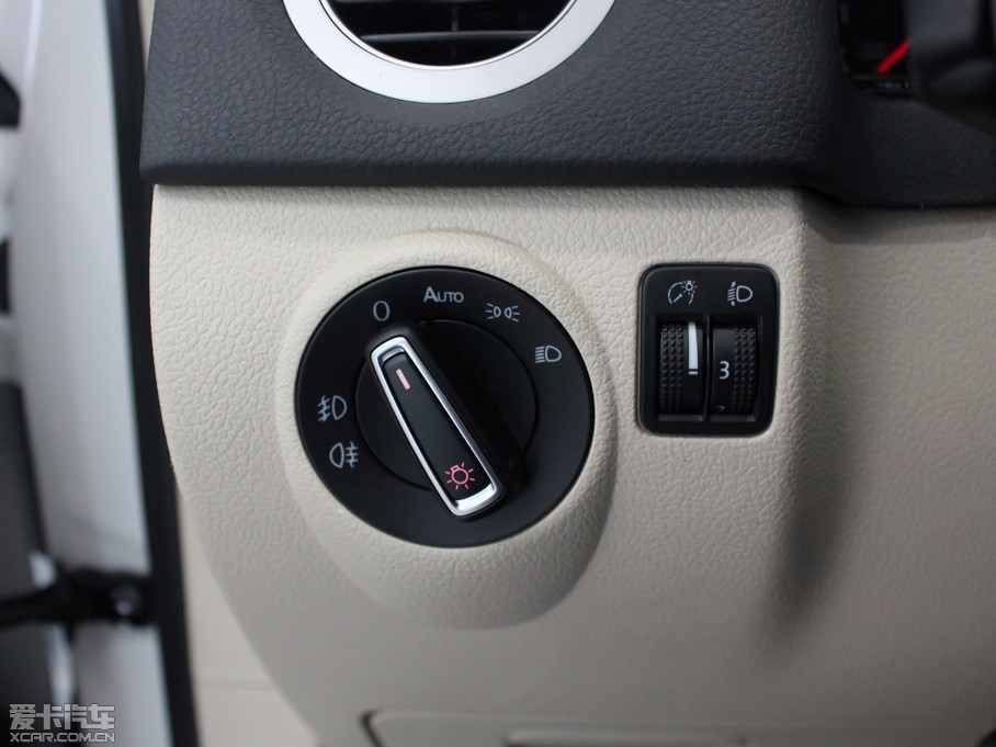 2015;^ 1.8TSI Ԅ(dng)(q)A