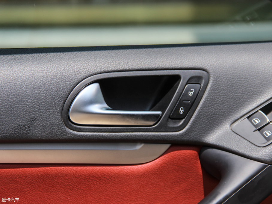 2015;^ 2.0TSI Ԅ(dng)(q)Ş