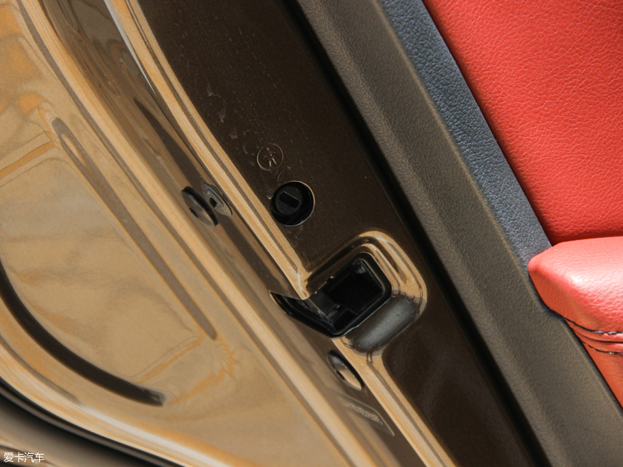 2015;^ 2.0TSI Ԅ(q)Ş