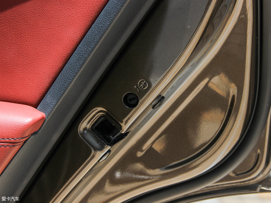 2015;^ 2.0TSI Ԅ(q)Ş