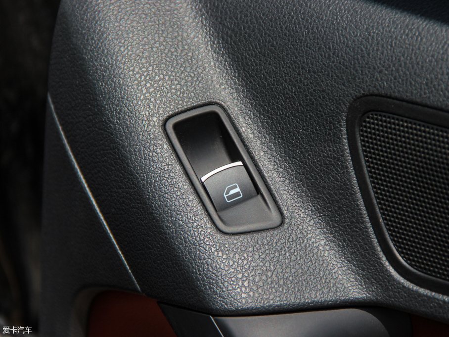 2015;^ 2.0TSI Ԅ(q)Ş