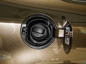 2015款1.8TSI 自动四驱舒适版 油箱盖