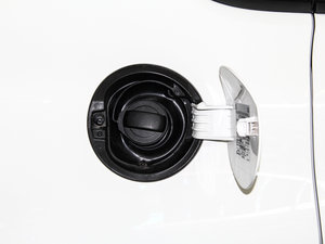 2015款1.8TSI 自动两驱30周年纪念版 油箱盖