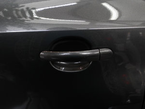 2015款1.8TSI 自动四驱豪华版 主驾门拉手