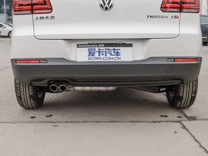 2015款1.8TSI 手动两驱风尚版 排气管