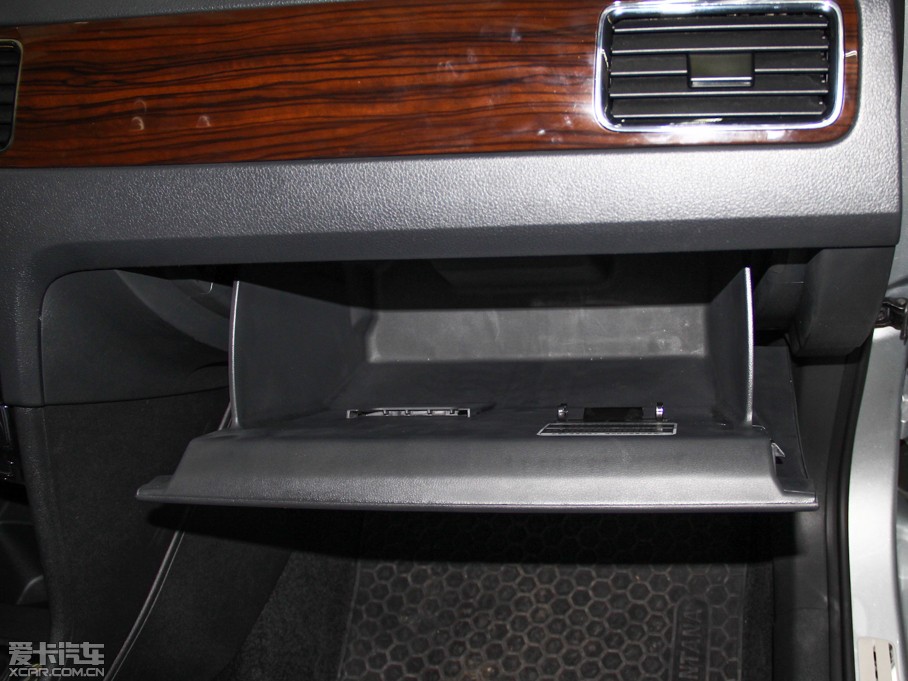 2015ɣ{ 1.6L Ԅ(dng)A