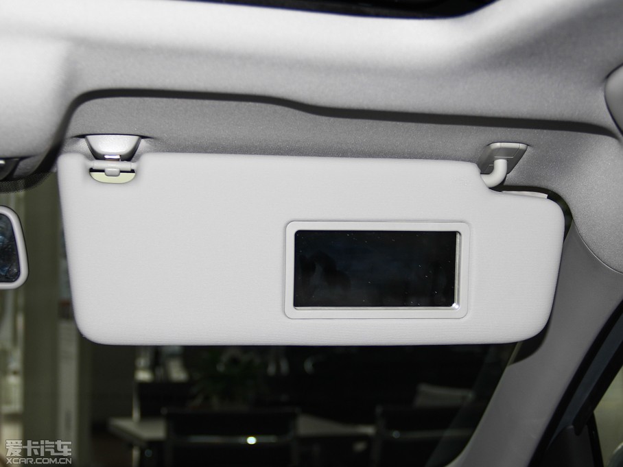 2015ɣ{ 1.6L Ԅ(dng)A