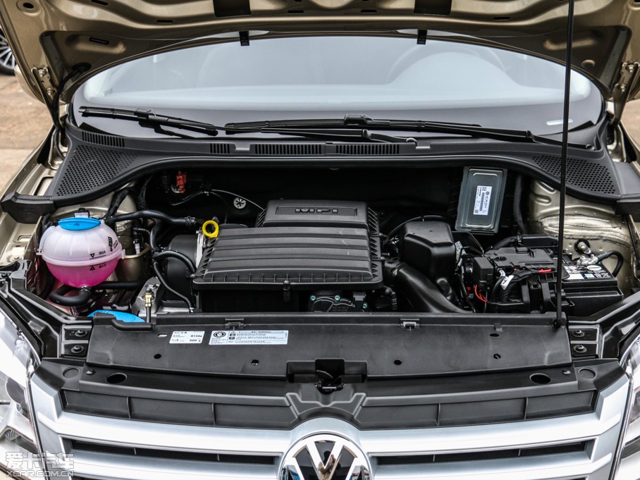 2015ɣ{ 1.6L Ԅ(dng)L(fng)а