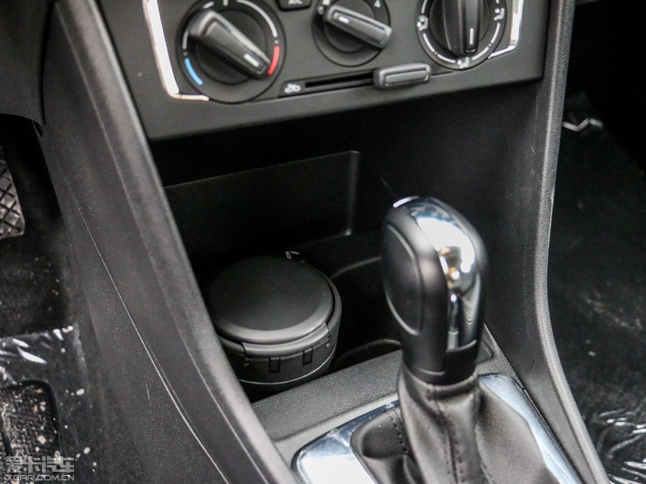 2015ɣ{ 1.6L Ԅ(dng)m