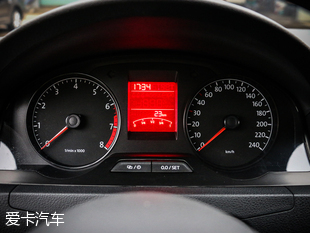 上汽大眾2015款桑塔納