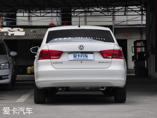 上汽大眾2015款桑塔納